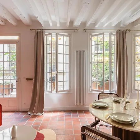 Parisian Duplex In Marais With Sauna * París