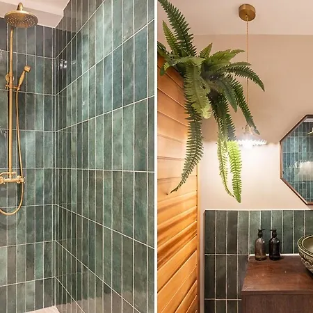 Parisian Duplex In Marais With Sauna Paris