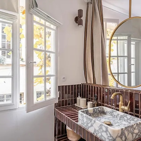 Appartamento Parisian Duplex In Marais With Sauna Parigi