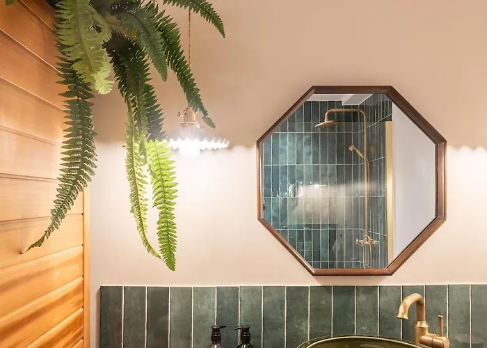 Parisian Duplex In Marais With Sauna *