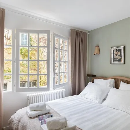 Apartamento Parisian Duplex In Marais With Sauna *