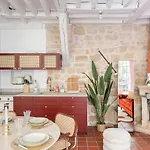 Parisian Duplex In Marais With Sauna * Paris